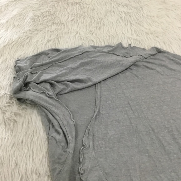 Anthropologie eri and Ali boho oversized gray ruffle top size small - Picture 5 of 5